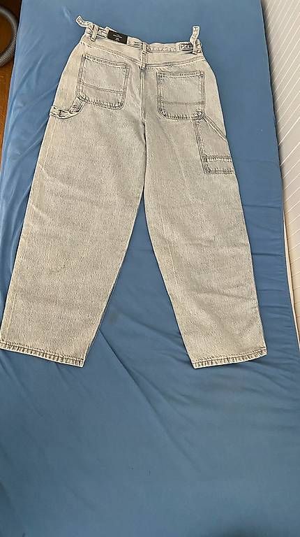 Jeans: Jean neuf bleu délavé C&A – Usato da Genève venduto da Jakblakjak 4