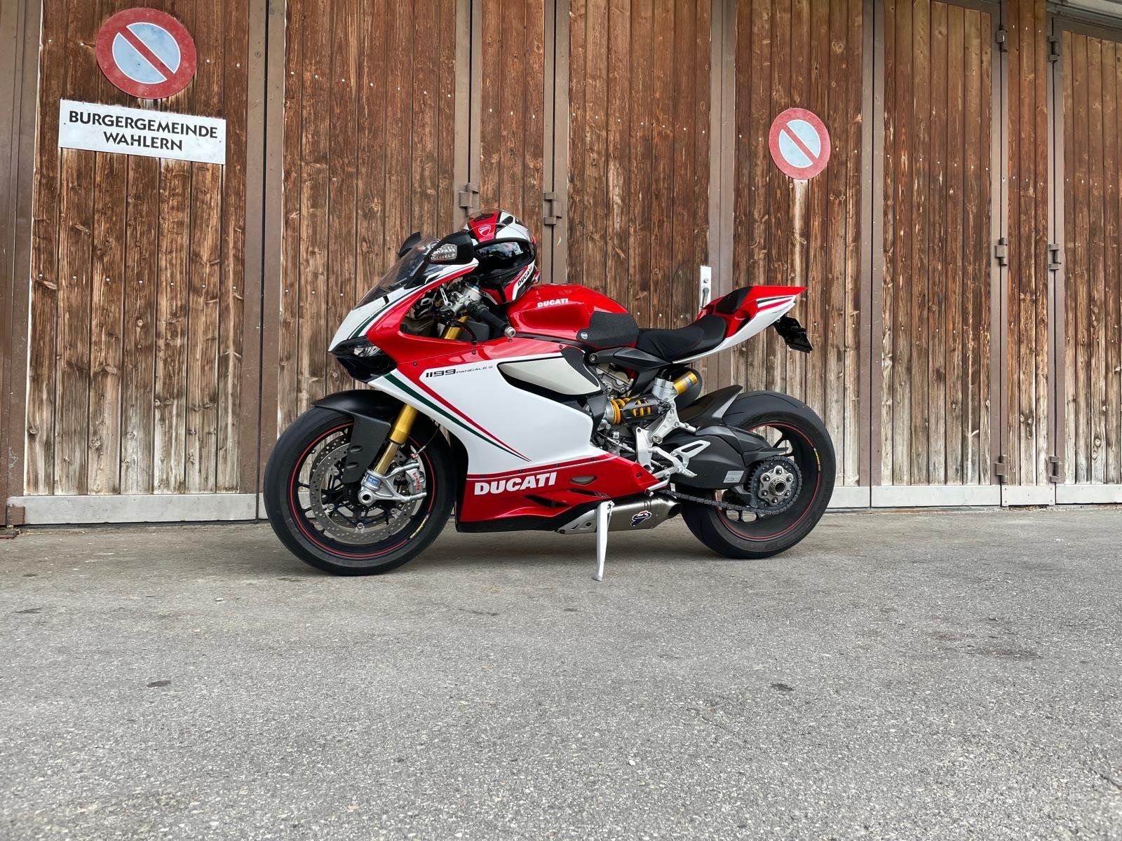 Ducati Strada: Ducati Panigale 1199s Tricolore – Usato da Kirchenthurnen venduto da maegu_