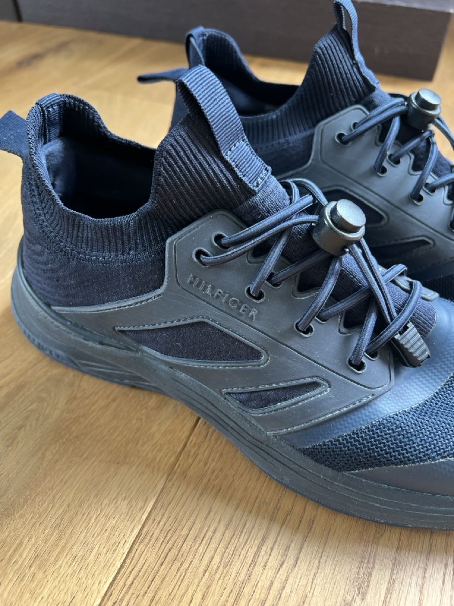 Tommy Hilfiger Scarpe da uomo: Chaussures Tommy Hilfiger bleu/noires – Usato da Morges venduto da Alexys23 3