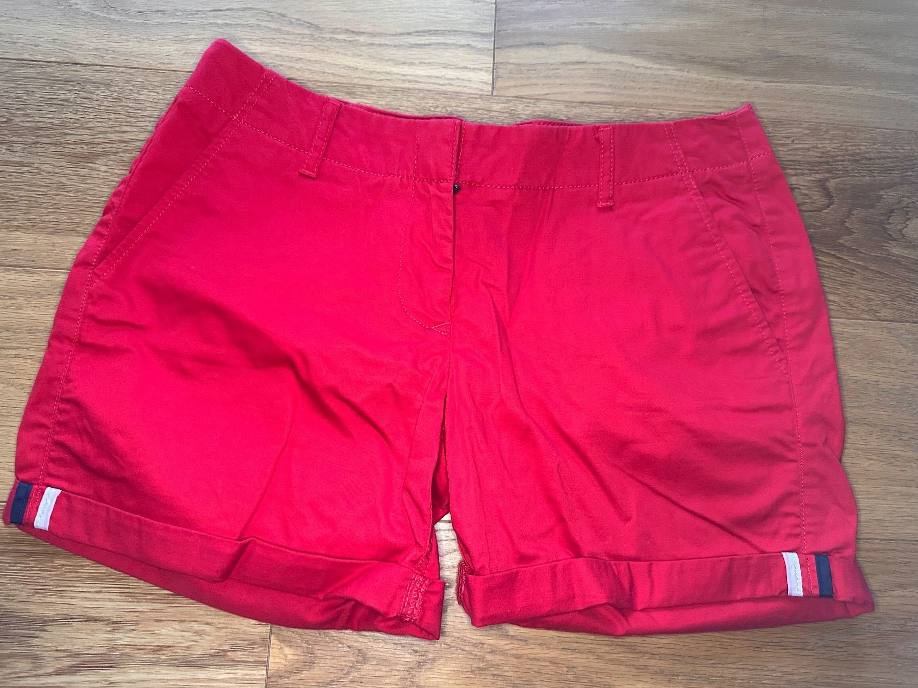 Tommy Hilfiger Pantalons: Hilfiger Shorts 27 – D'occasion à Pfaffhausen par Klaras_second_hand