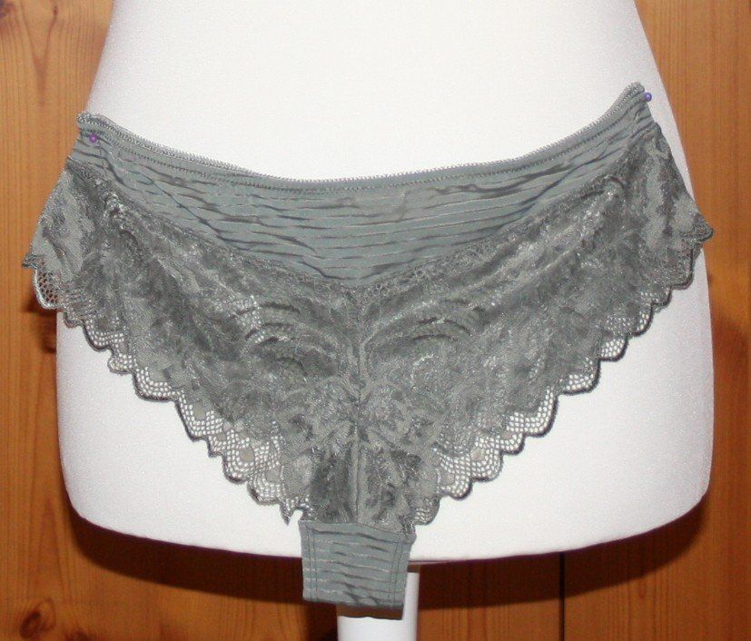 Altra biancheria intima: Hose salbei Gr. L (31) – Usato da Flüelen venduto da Diversicum-Textil 1