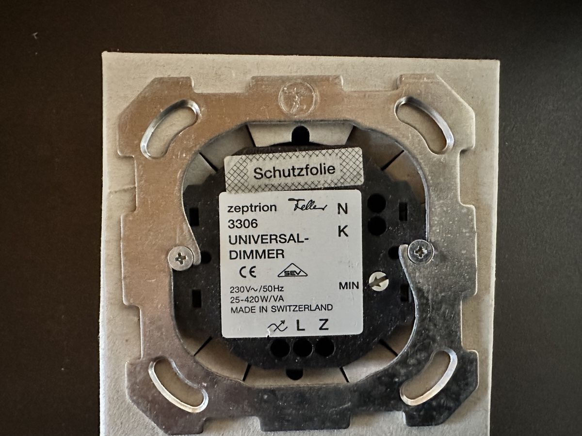Feller Interruttori: Feller Zeptrion Universaldimmer – Usato da Oberdorf NW venduto da dingdong87 1