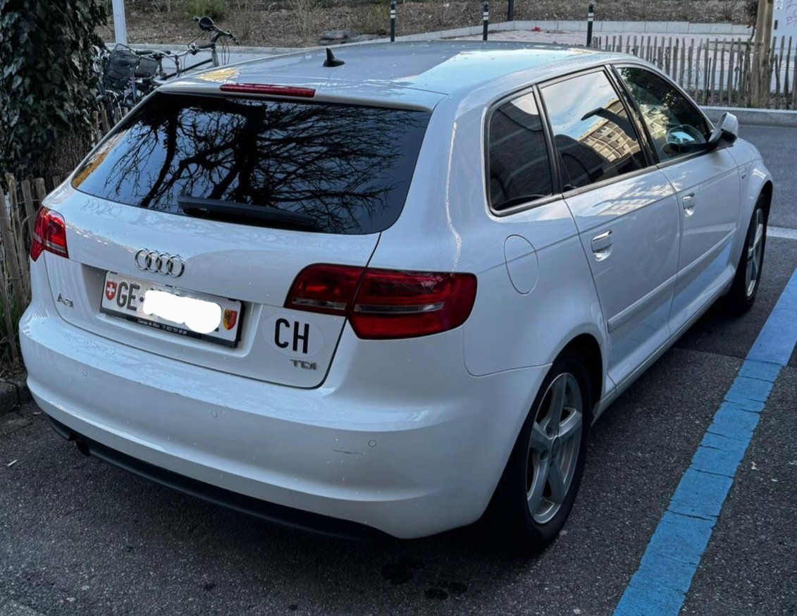Audi Automobili: Audi a3 Tdi 1.6 S-Line Sportback – Usato da Genève venduto da kga03 2