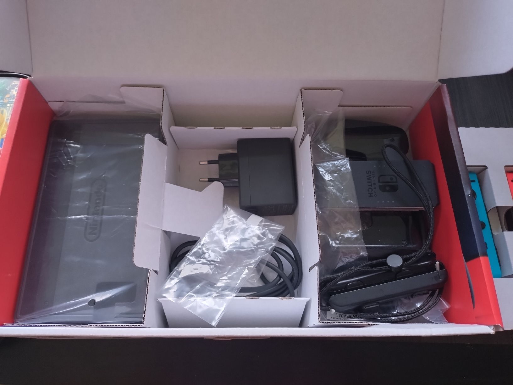 Nintendo Console: Nintendo Switch + Housse de protection – Usato da Lutry venduto da MorgiiS 3