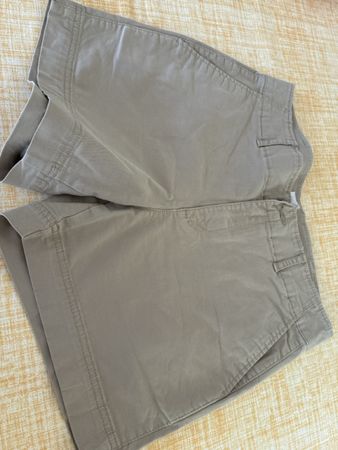 Chino Shorts Khaki Size 4 good condition