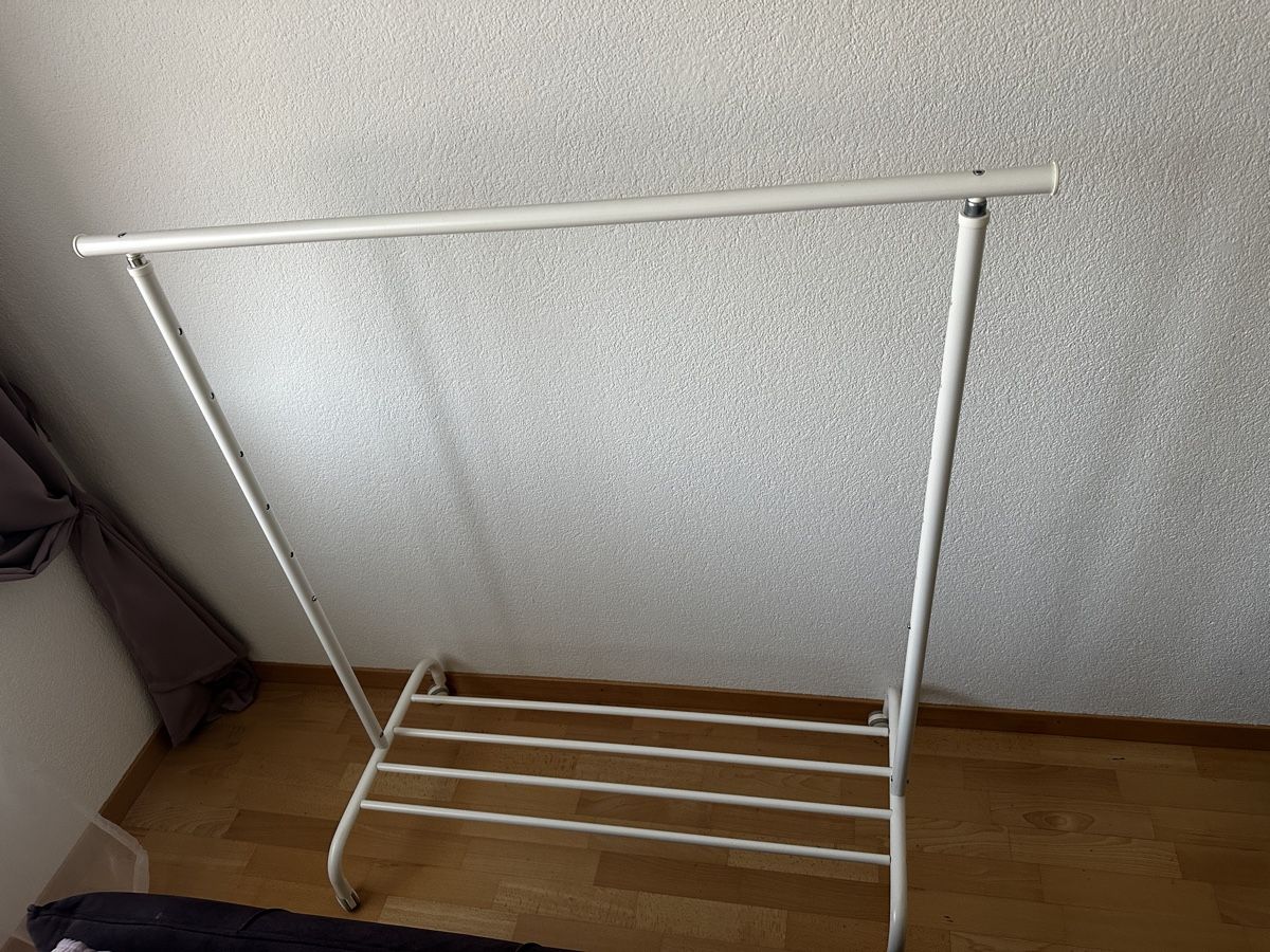 Sonstige Dekorationen & Accessoires: Kleiderständer von Ikea – Gebraucht aus Horgen von jul_pc5g
