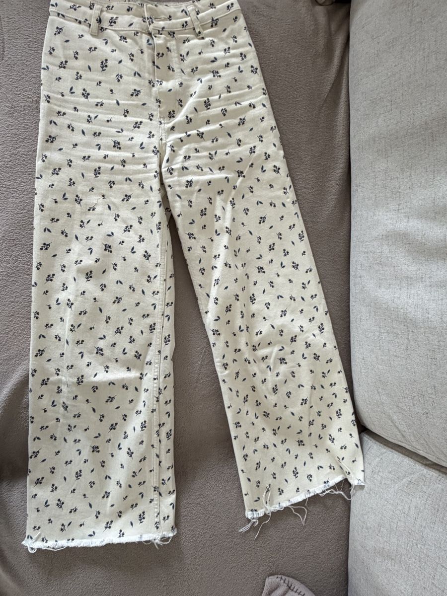 Zara Pantaloni: Zara Hose mit Muster – Usato da Richterswil venduto da pes_q6wv