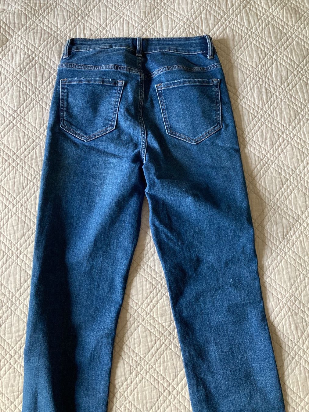 Jeans: Jeans slim – Nuovo (secondo la descrizione) da Lausanne venduto da shabnam.t 2
