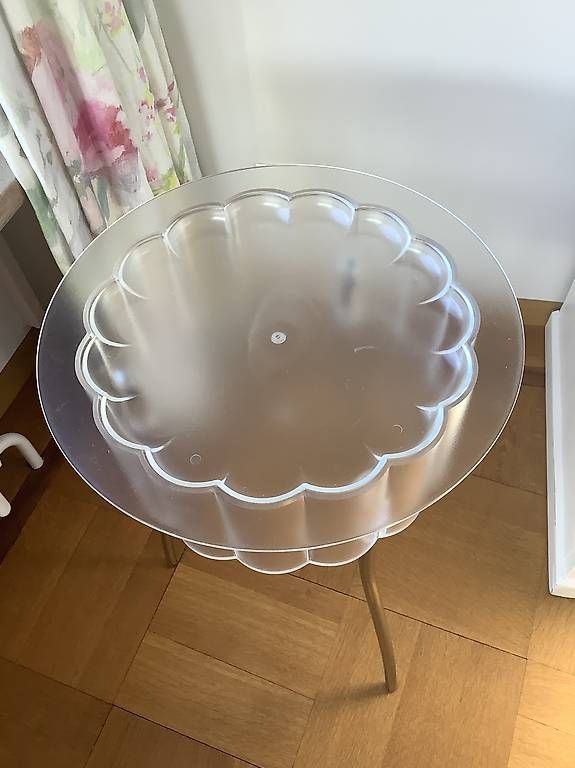Ikea Comodini: Ikea Hatten Beistelltisch – Usato da Wohlen AG venduto da tigrita 1
