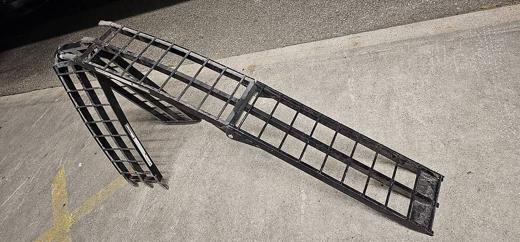 Rampe di accesso: Alu Rampen 2 Stück – Usato da Walliswil b.Wangen venduto da ismhi