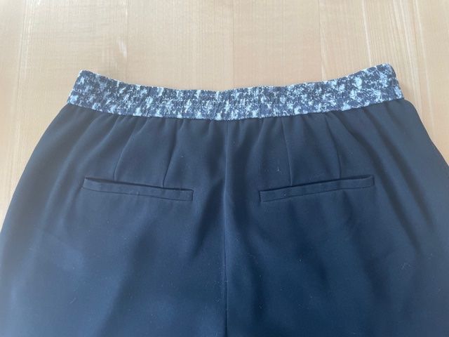 Marc Cain Pantaloni: Schwarze Frühlingshose MarcCain Gr. 38 – Usato da Zürich venduto da Carmen06 2