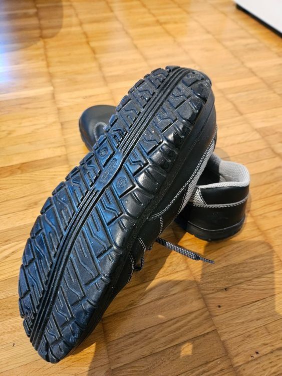Herrenschuhe: Schuhe Grösse 45, schwarz/grau – Gebraucht aus Chur von Einszweidreiviermein 4