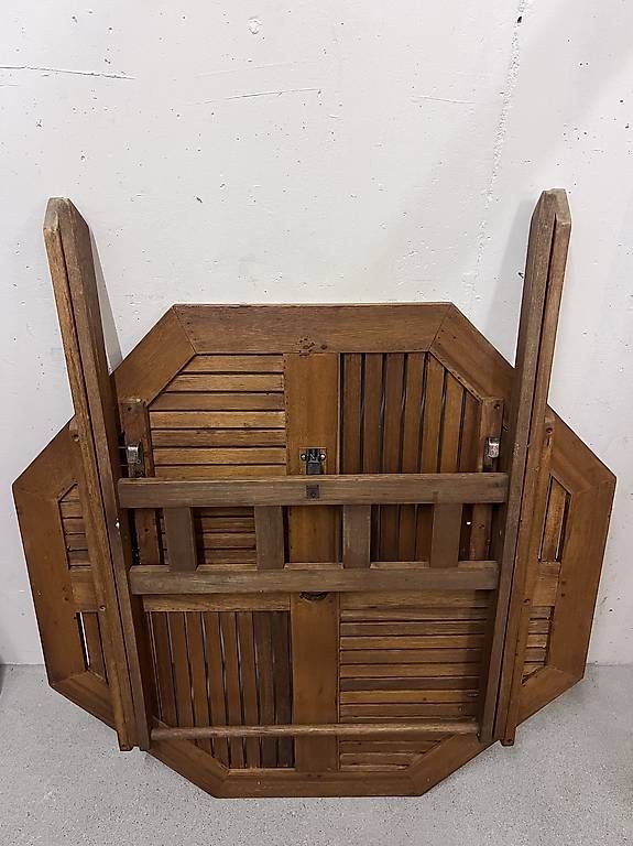 Set di tavolo e panche:  Hochwertiger Gartentisch und 4 Stühle – Usato da Steinhausen venduto da Ban-thu103 3
