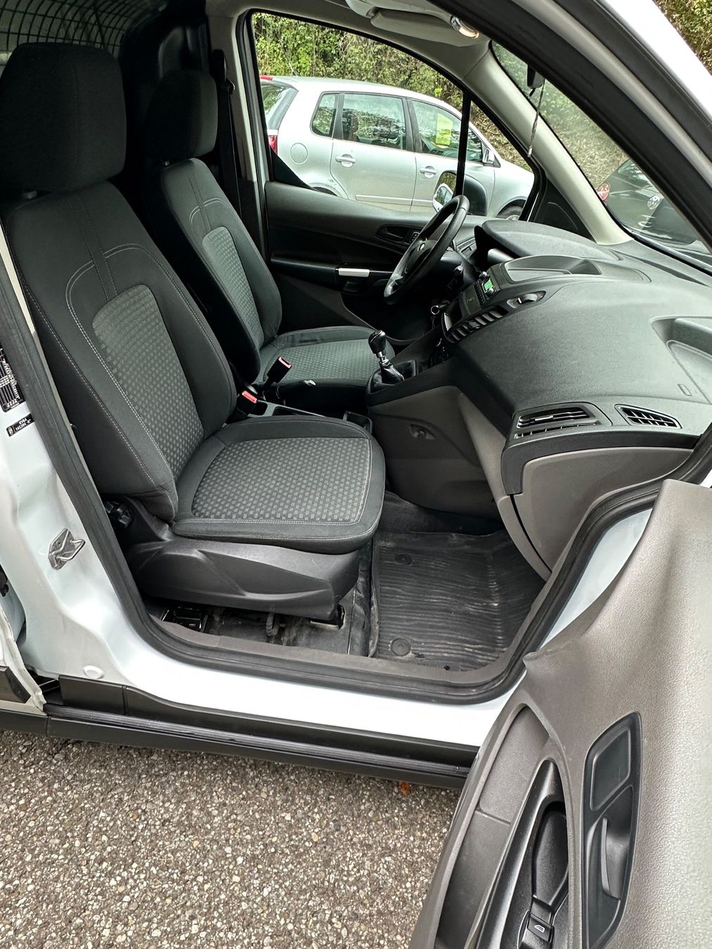 Ford Veicoli commerciali: Ford Transit Connect ab MFK & Service – Usato da Bronschhofen venduto da -BeeN- 7