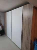 GROSSER KLEIDERSCHRANK AB 1 CHF !!!!! GUTE ZUSTAND, LESEN !