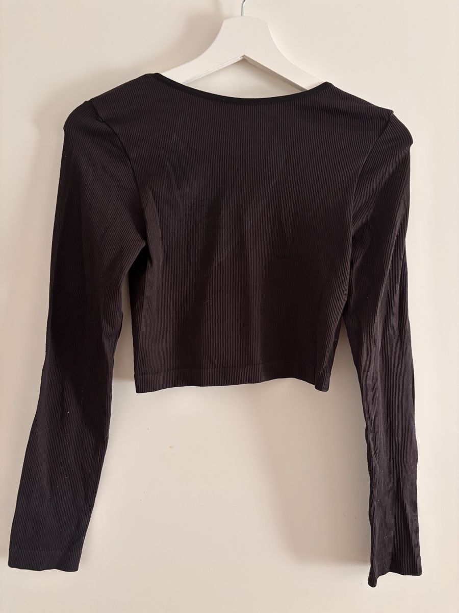 Only Pulls & Sweat-shirts: Kurzes Langarm Top schwarz – D'occasion à Lausen par Claudj1 1
