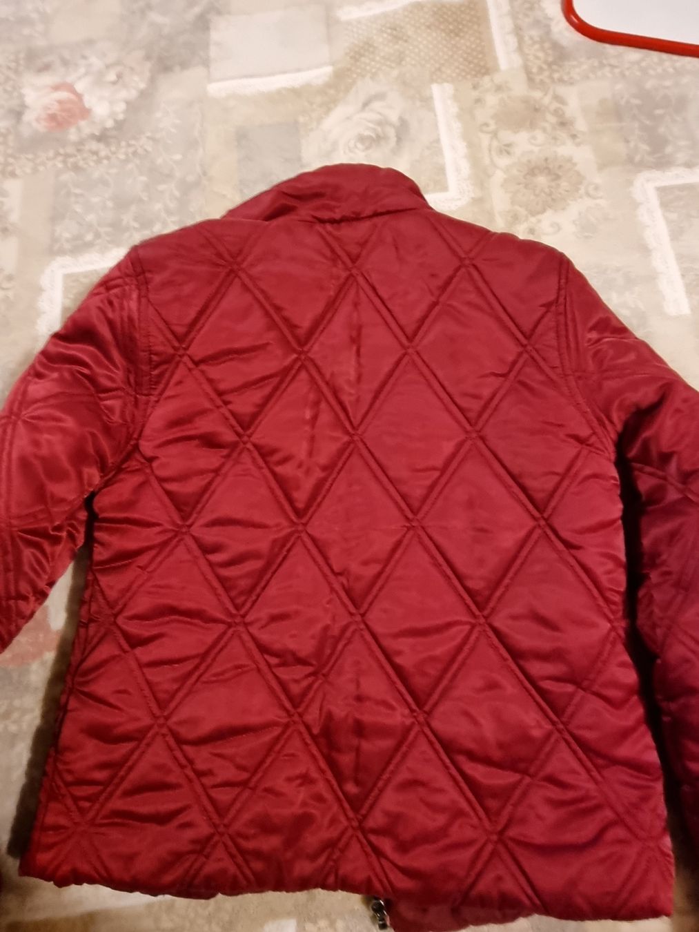 Guess Giacche: Veste Guess Jeans bordeaux matelassée – Usato da Riddes venduto da pierre-a-facettes 2