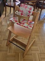 Hochstuhl Stokke Holz mit Zubehör in perfektem Zustand