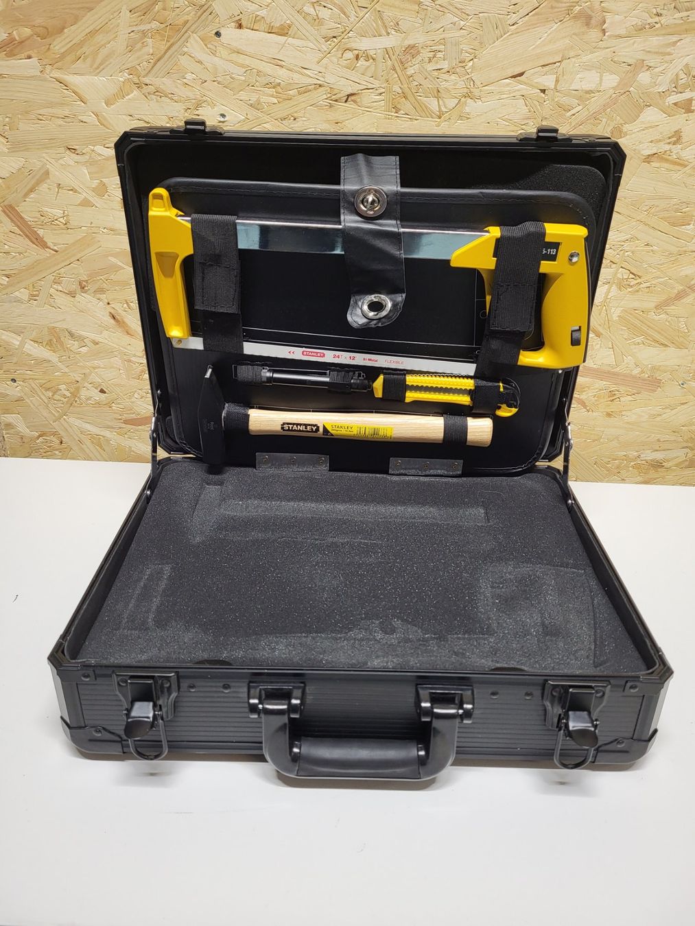 Stanley Tous les outils: STANLEY Werkzeugkoffer 142 Teile – Neuf (Voir description) à Brügg BE par POU-BELLE 1