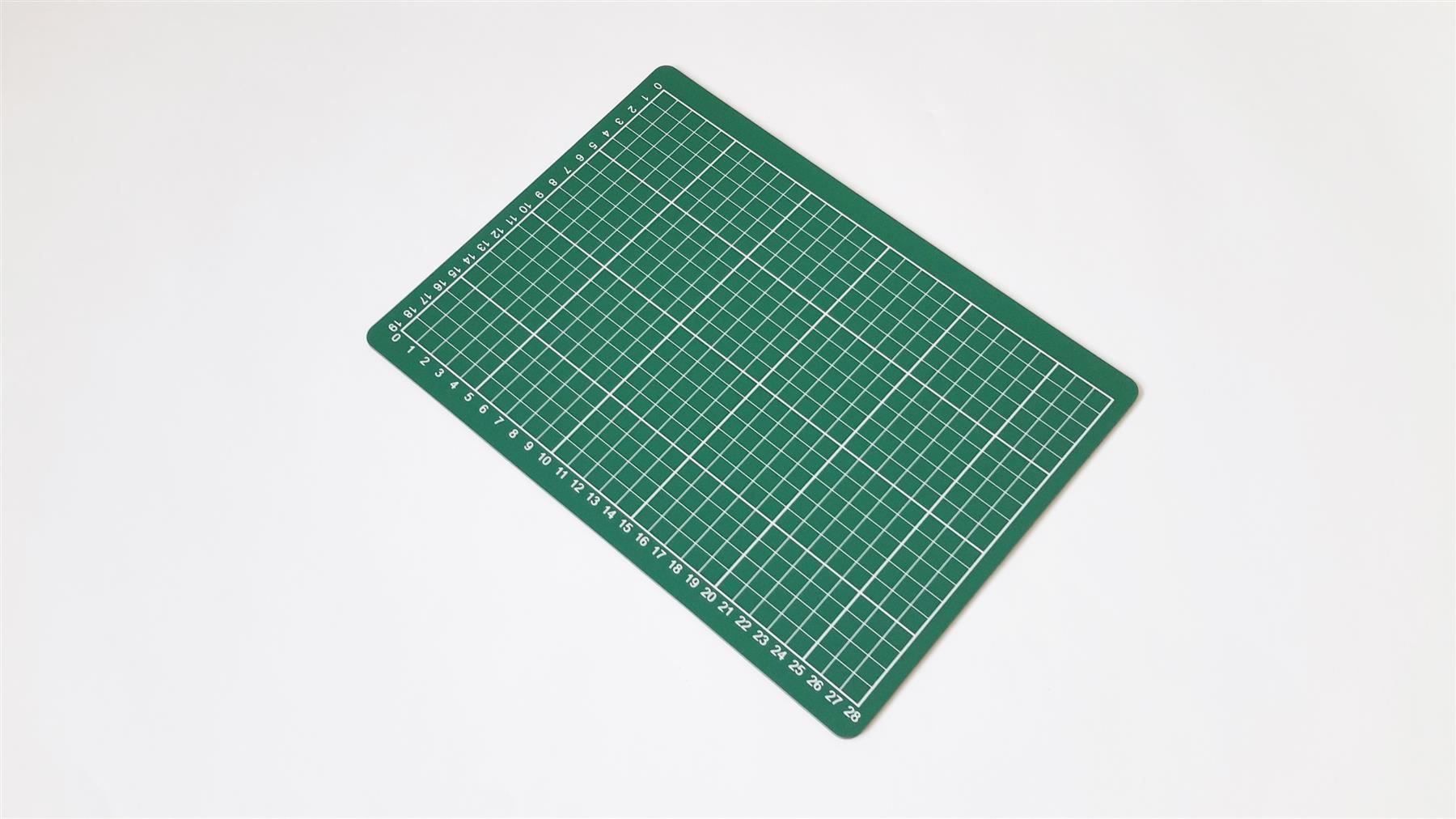 Tappeto da gioco: Schneidematte DIN A4, grün (r) – Nuovo e nell'imballaggio originale da St. Gallen venduto da cointec 1