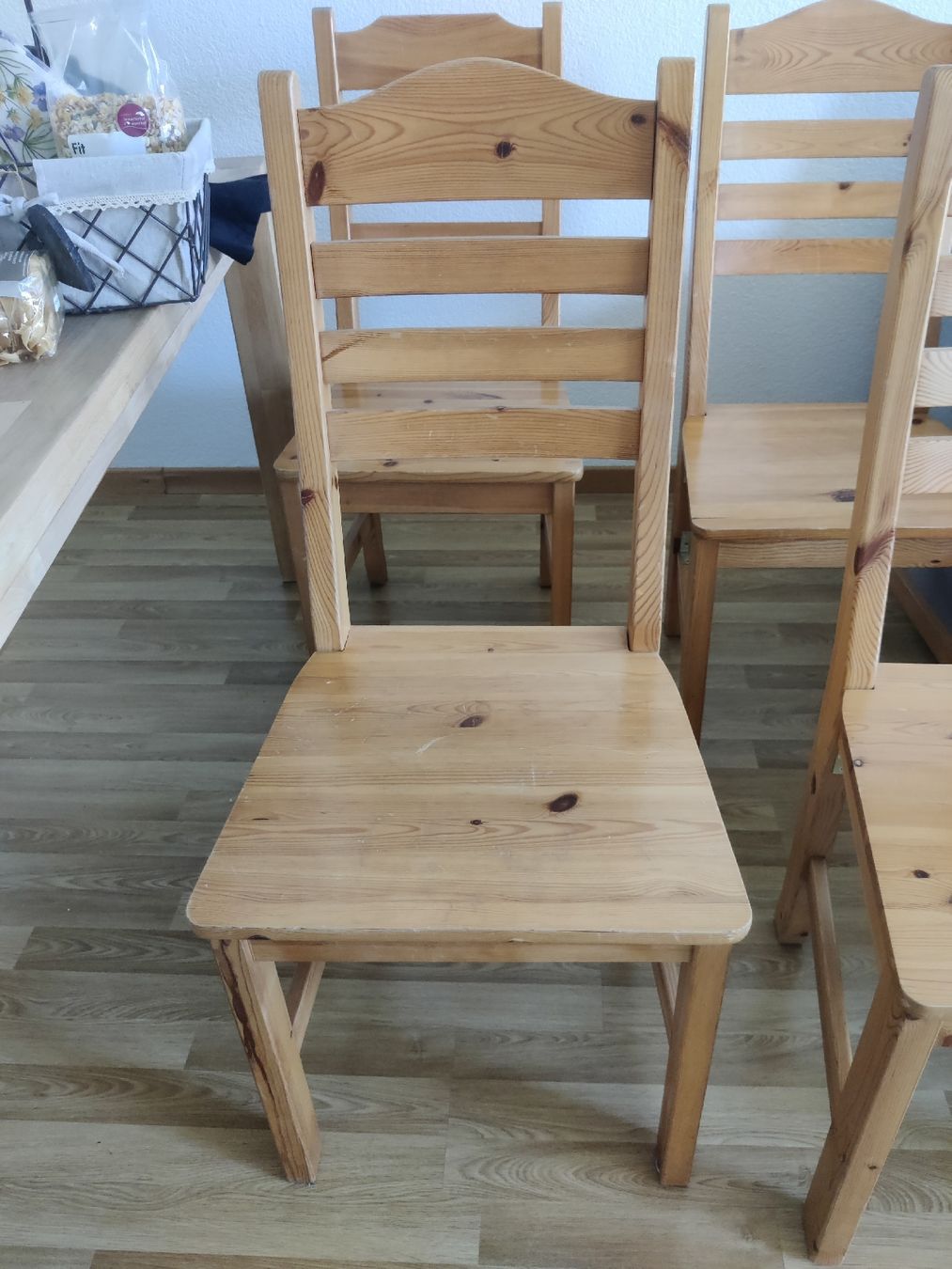 Chaises: 4 Holzstühle – D'occasion à Biel/Bienne par liv_n92q 1