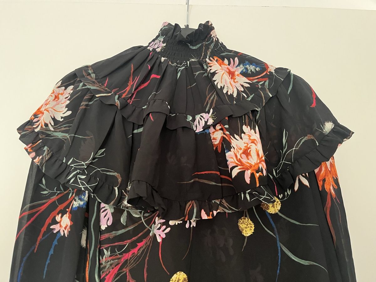 H&M Blusen: Elegante Bluse mit Blumenmuster, Grösse S, neuwertig – Neu (gemäss Beschreibung) aus Zürich von MariaSusanne 2