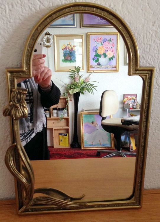 neuer Wandspiegel aus massivem Messing 46 x 32 cm (Neu und