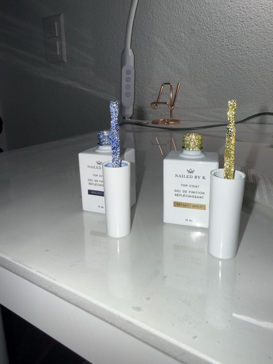 Smalto per unghie: Finition vernis UV réfléchissant – Nuovo e nell'imballaggio originale da Ursy venduto da noemie.adt