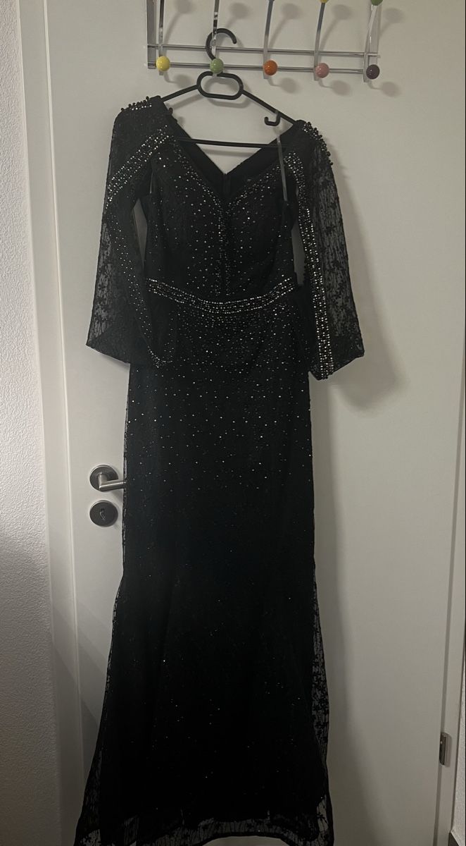 Kleider: Maxi Kleid mit Pailletten – Neu (gemäss Beschreibung) aus Amriswil von AfraEsati1503