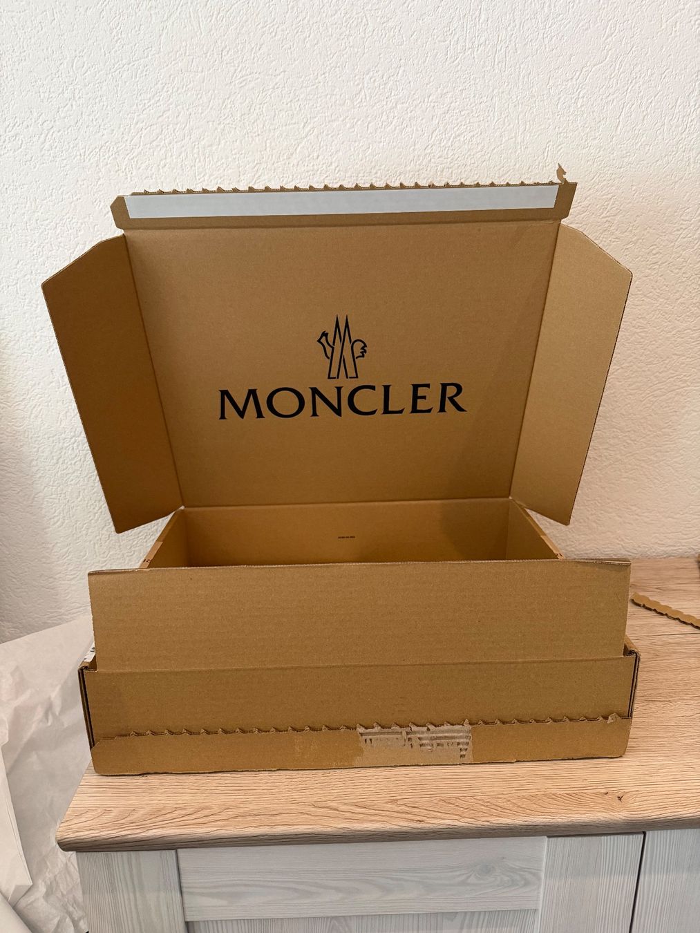 Moncler Gilet & Giacche: Moncler Contrin Daunenweste Black – Nuovo e nell'imballaggio originale da Spiez venduto da vvo_627h 2