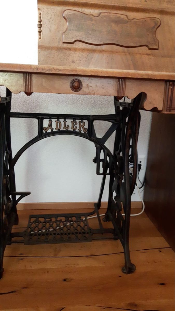 Adler Macchine da cucire: Nähmaschine – Usato da Schüpfheim venduto da Nody05 1