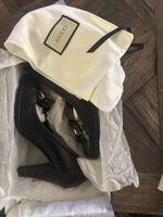 Gucci Pumps schwarz Leder Metall Detail Grösse 36.5