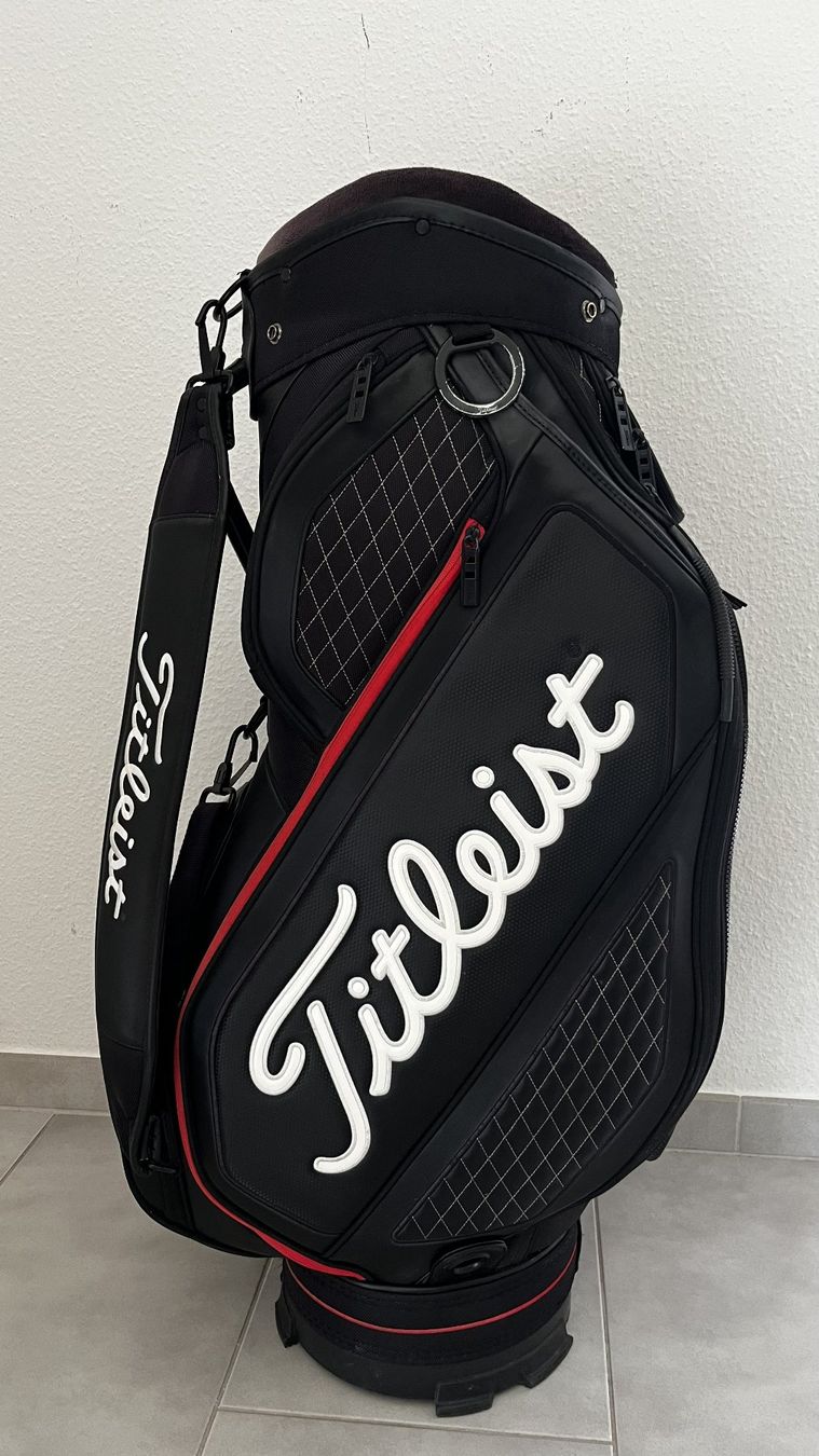 Titleist Borse: Titleist Midsize CartBag Black/Red – Usato da Unterägeri venduto da hany_11ch