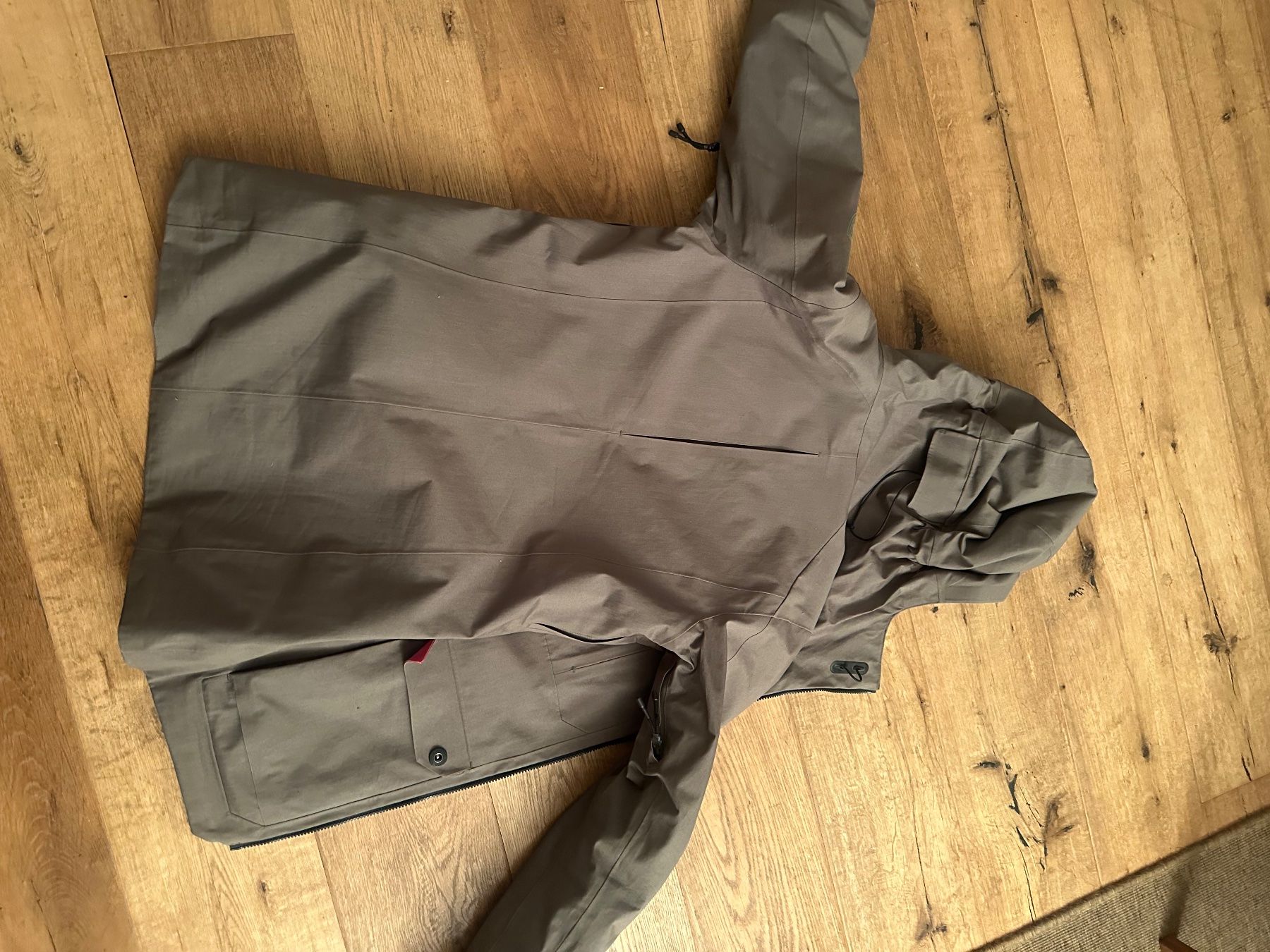 Rossignol Cappotti: Rosingnol waterproof ski / winter jacket. Size M – Nuovo (secondo la descrizione) da Confignon venduto da lynningva 1