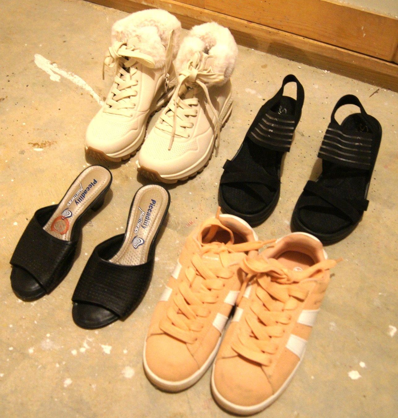 Chaussures femmes: 4 Paar Schuhe, Nr. 35 – D'occasion à Fribourg par erw_68dx