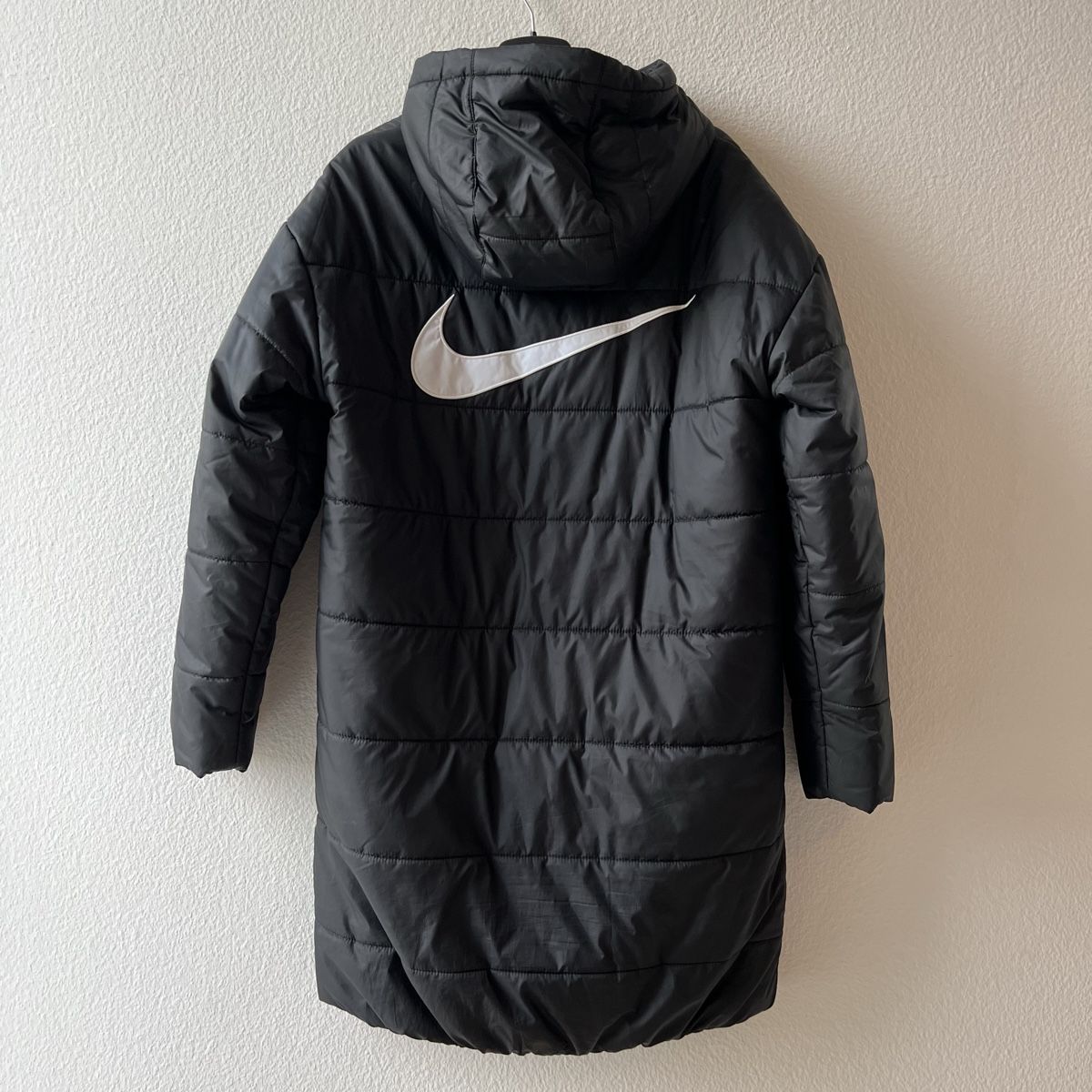 Cappotti: Nike Wintermantel – Usato da Arlesheim venduto da Charlotte.grm 1