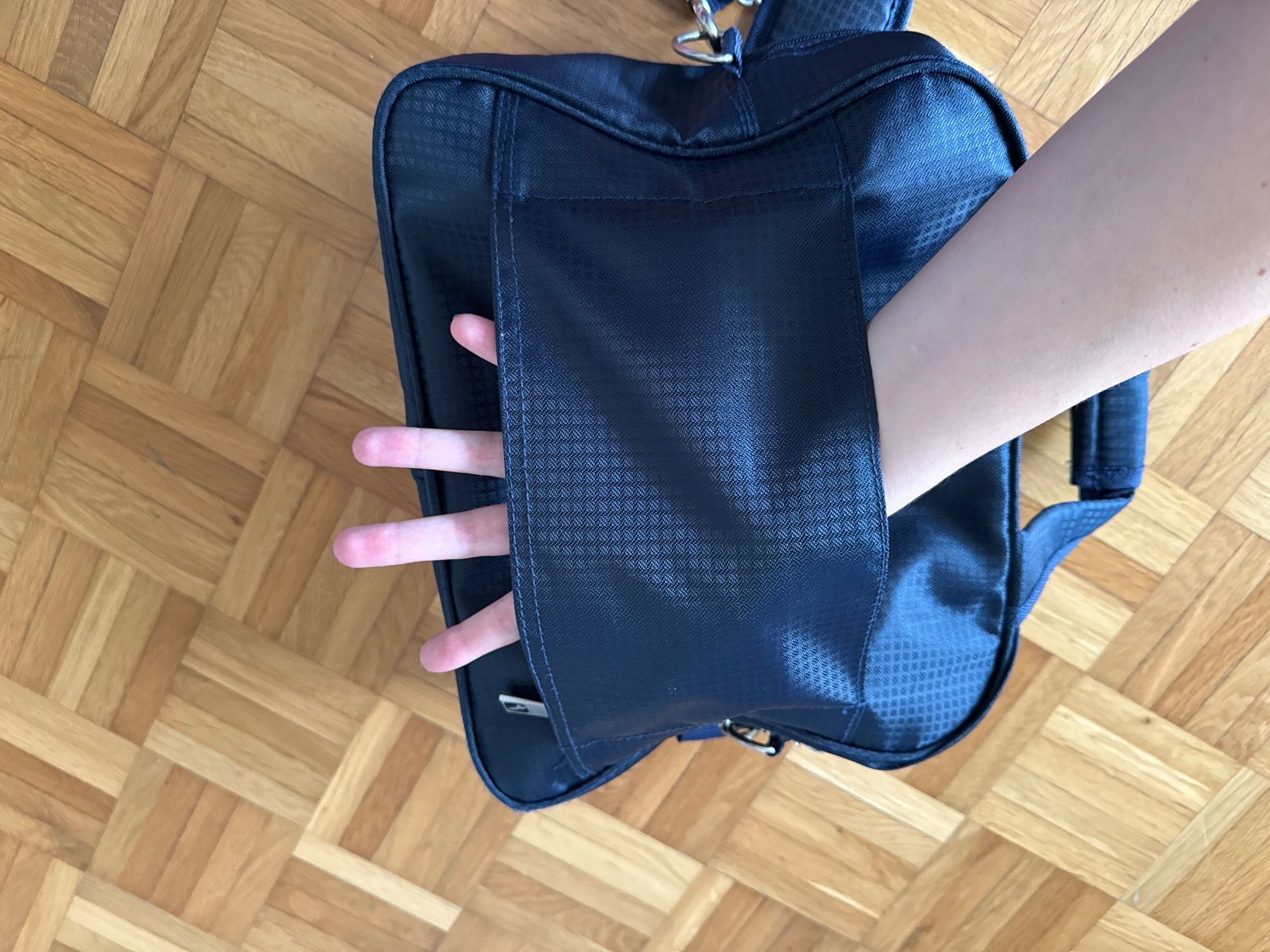 Custodie per cosmetici: AIRPORT Kosmetiktasche / Necessaire – Usato da Horgen venduto da linuxrp 5