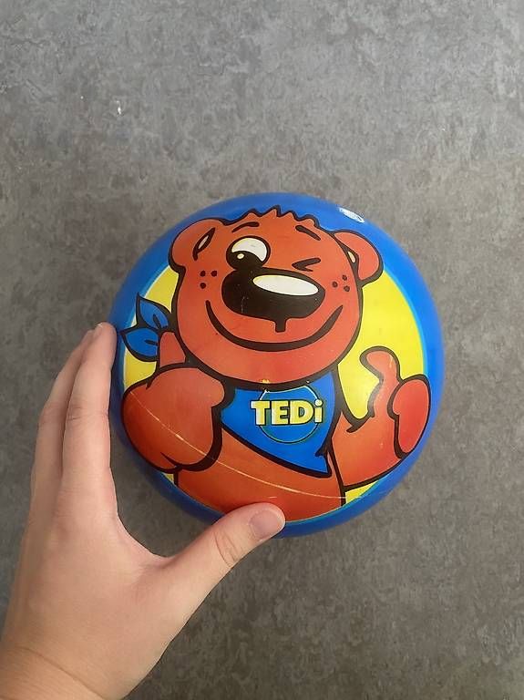 Bälle: Tedi Ball – Gebraucht aus Grenchen von Tirana