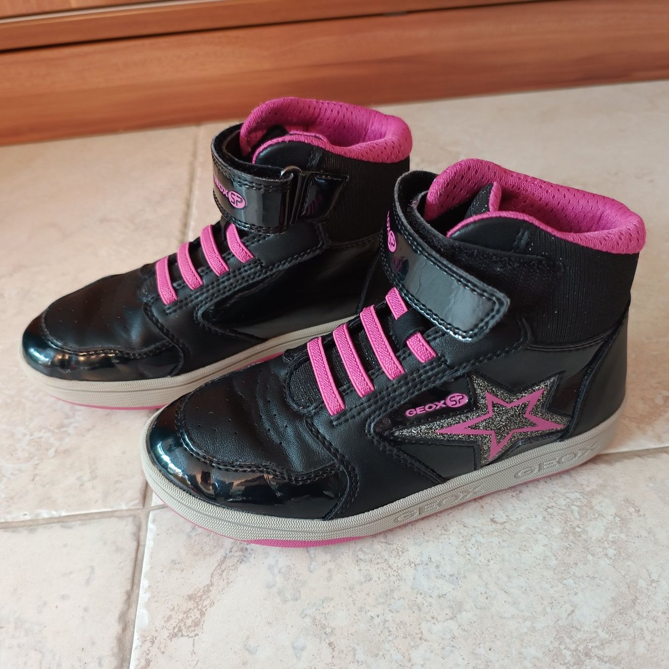 Geox Scarpe per ragazze: Geox hohe Sneaker Gr. 32 – Usato da Emmetten venduto da Hornberger 1