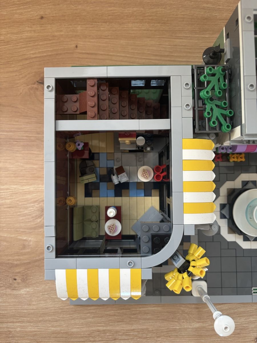 Lego Jeux de construction: LEGO Creator Stadtleben 10255 – D'occasion à Bremgarten AG par fabhub 4