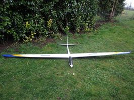 RC-Segler VALENTA VULCANO 3,7m 3,85kg Voll GFK 8Servos