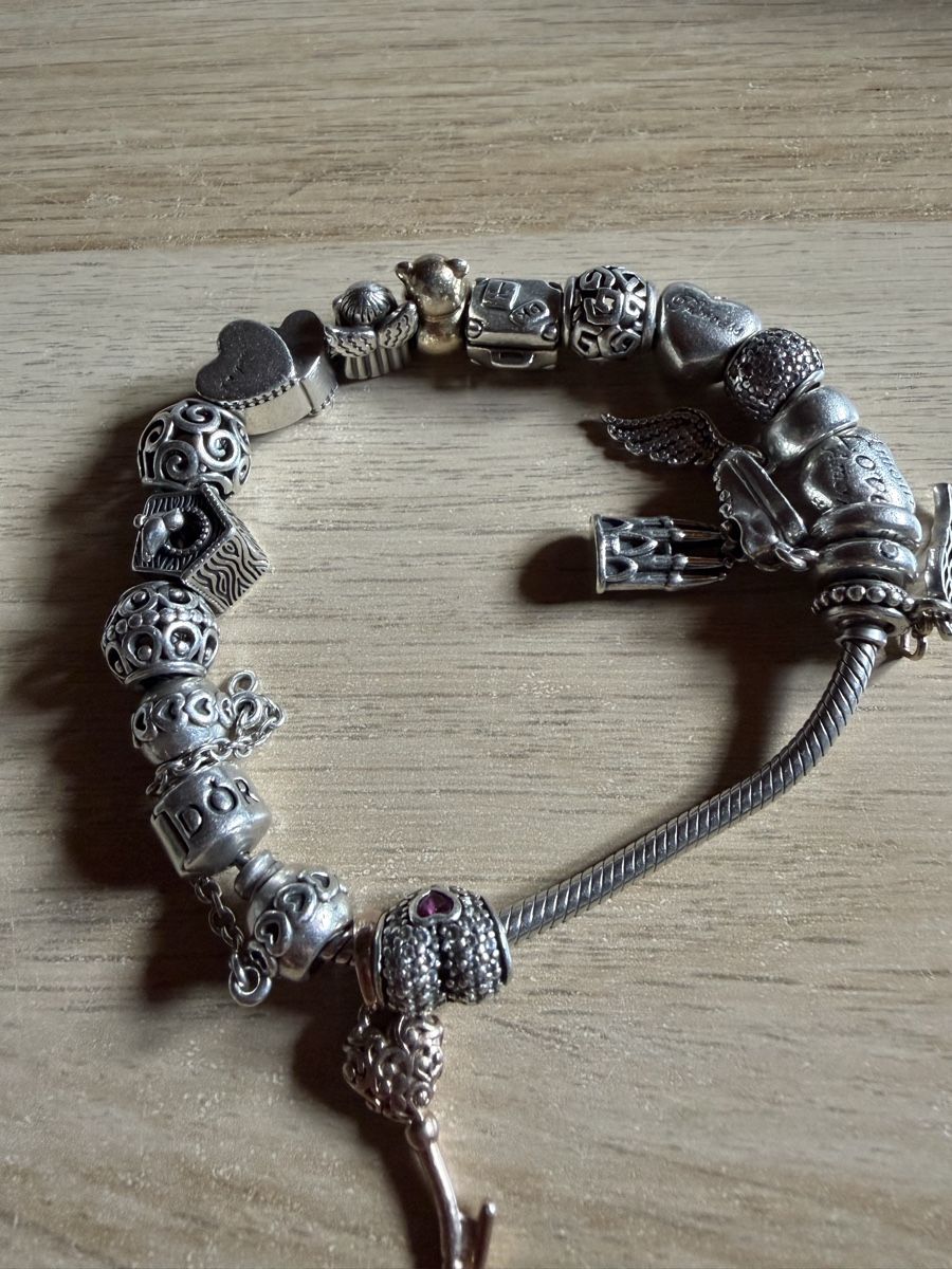 Pandora Bracciali & Braccialetti: Vends deux bracelets Pandora  – Usato da La Sagne VD venduto da jeliquidetout 2