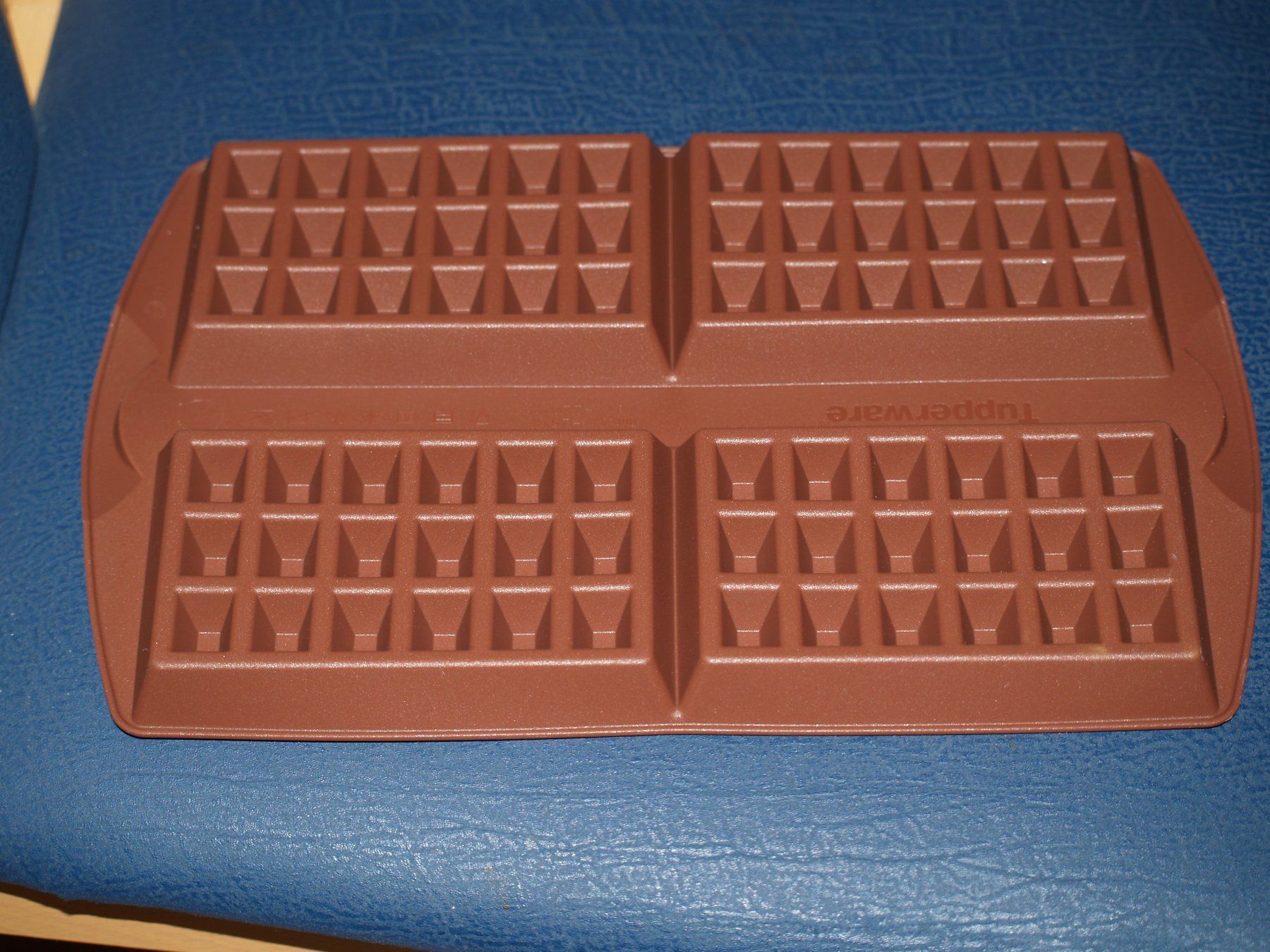 Tupperware Teglie da forno: Silikon Waffelform – Nuovo e nell'imballaggio originale da Hasle b. Burgdorf venduto da buddle32