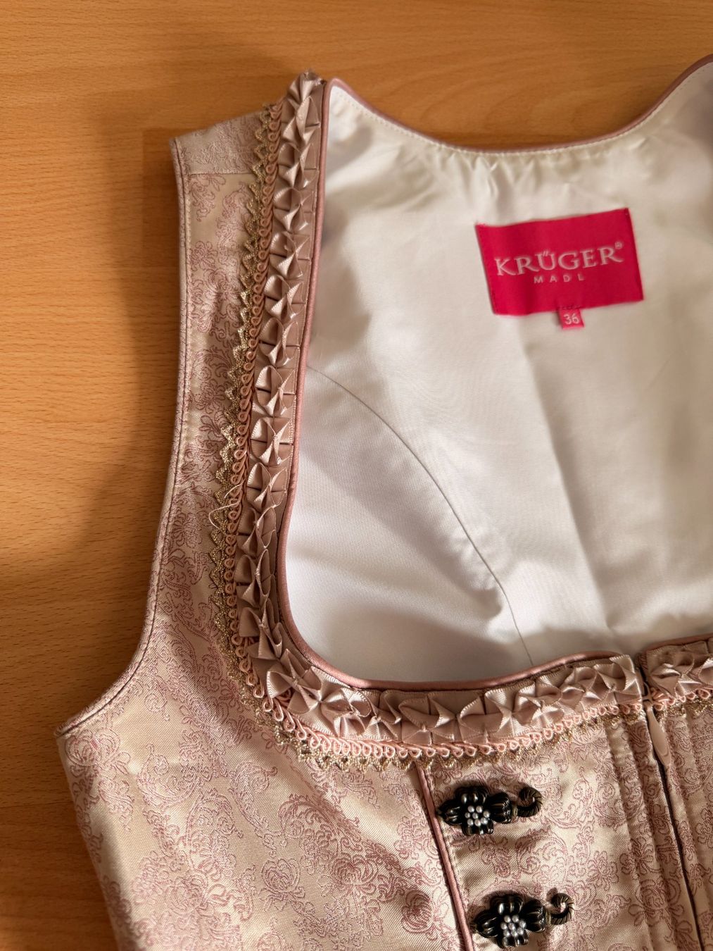 Krüger Vestiti: Krüger Dirndl – Usato da Männedorf venduto da jad_l7jg 6