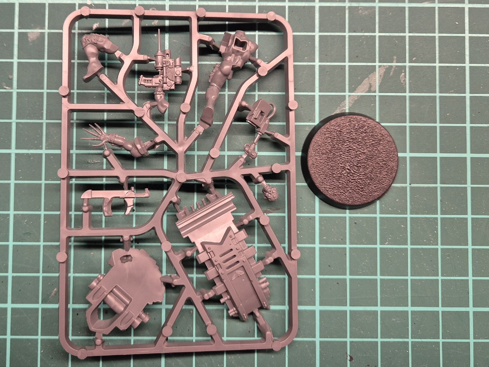 Kit di modellismo & Modellini statici: Warhammer 40k - Eversor Assassin – Nuovo (secondo la descrizione) da Zug venduto da toetoe79 1