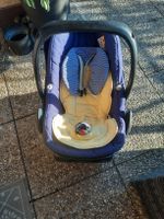 Maxi-Cosi Pebble mit Isofix-Basis + GRATIS Babykleidung 0/3