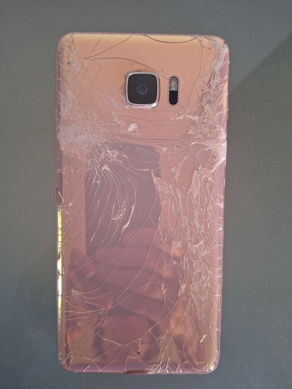 HTC Handys / Smartphones: HTC U Ultra Pink – Gebraucht aus Aeugst am Albis von j.angehrn 1