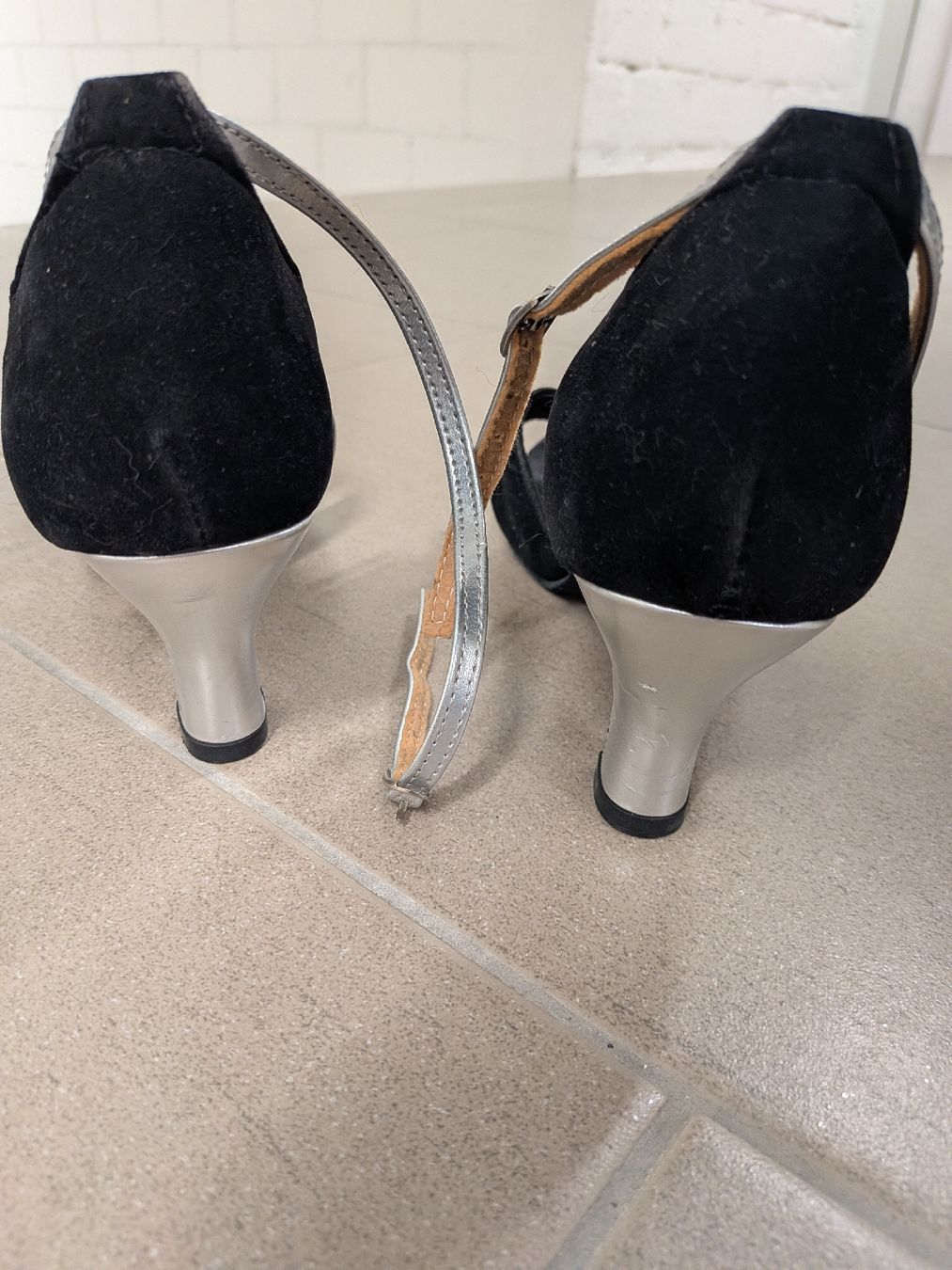 Scarpe da donna: Tanzschule /Salsaschuhe – Usato da Zürich venduto da Benutzer_istmeinname 2