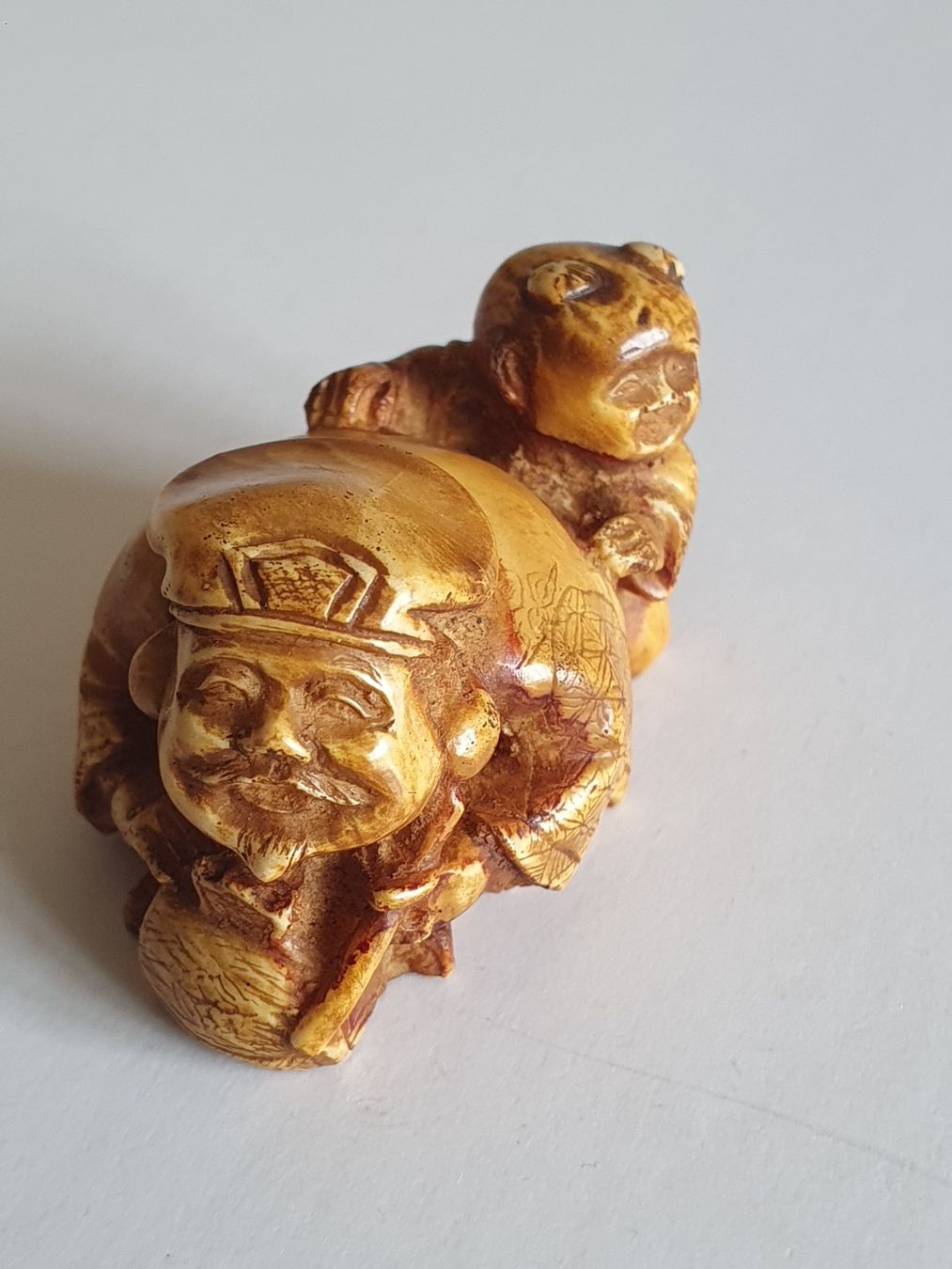 Statuette: Netsuke – Usato da Fribourg venduto da Fineartsukiyo