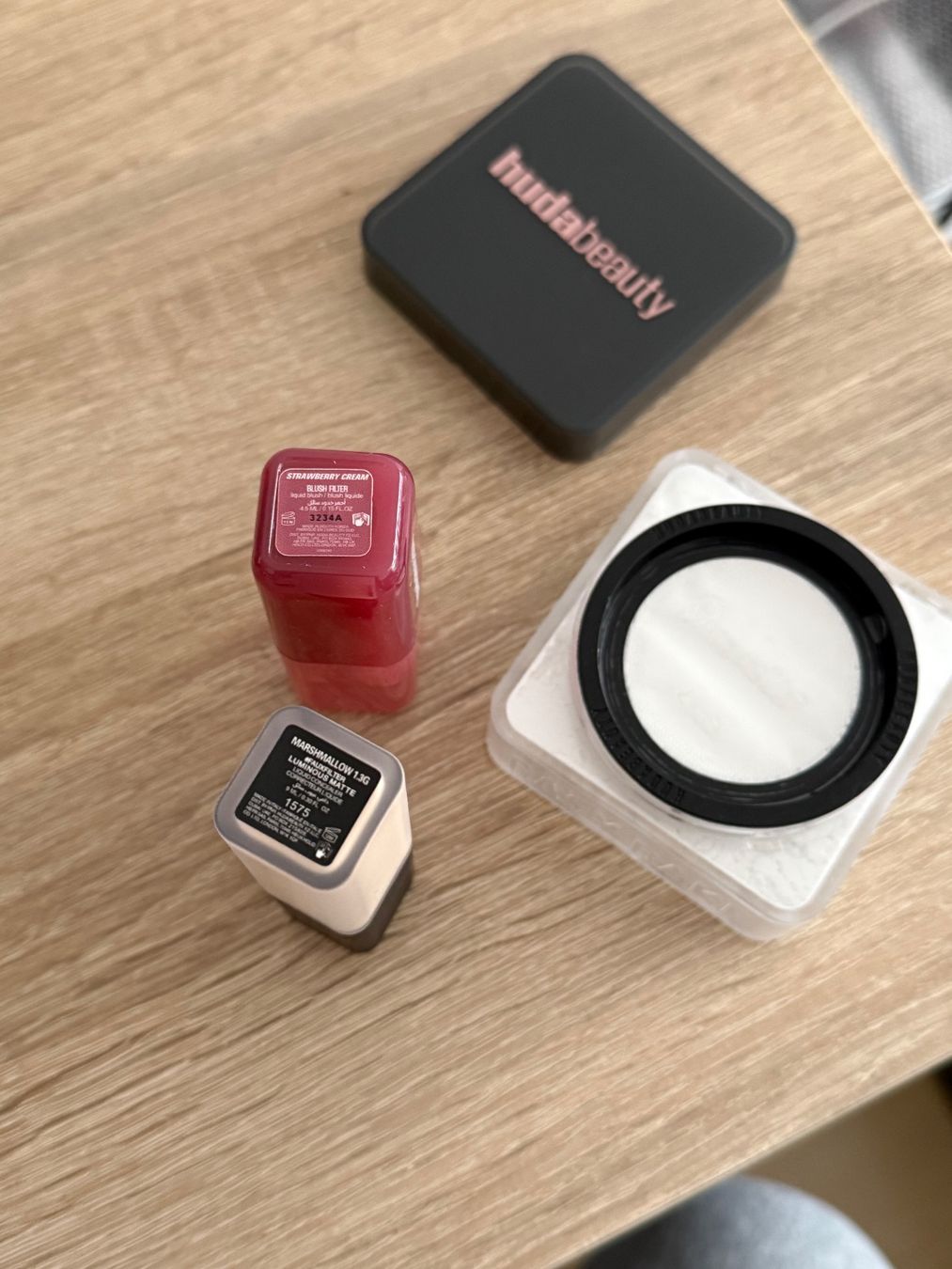 Huda Beauty Make-up: Huda Beauty Set – Neu (gemäss Beschreibung) aus Baar von and_x9gz 1